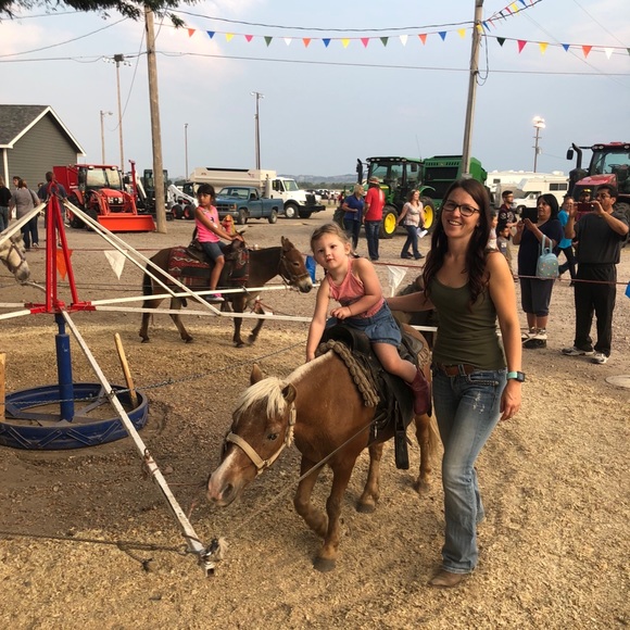 Meet your Posher, Daryn - Picture 1 of 1